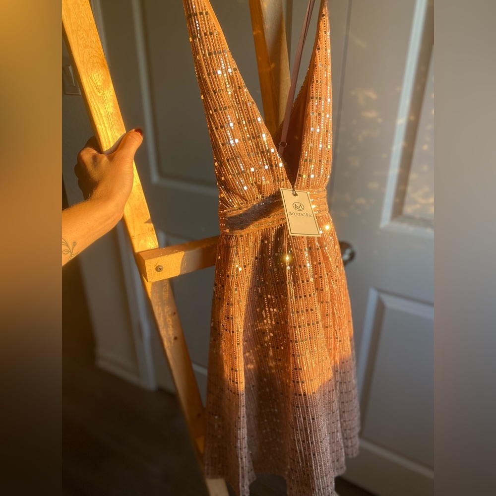 Modchic Dress - Picture 3 of 3